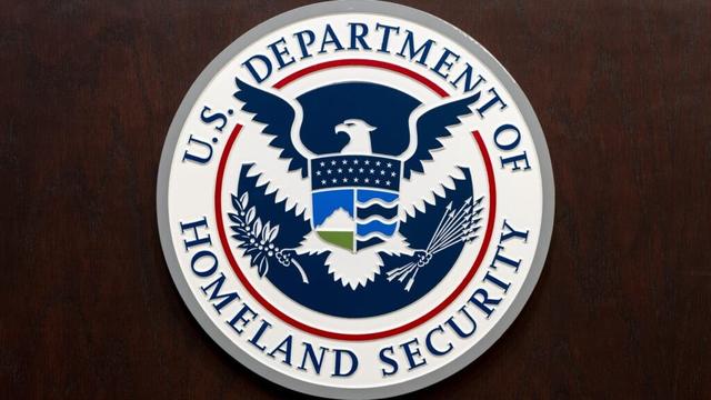 Judge allows requirement that everyone in the US illegally must register to move forward