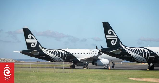 Buses and planes in Auckland sit parked during the covid-19 ouutbreak.