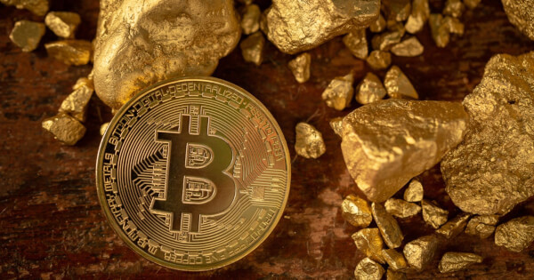 Crypto Rover Predicts Imminent Altcoin Surge